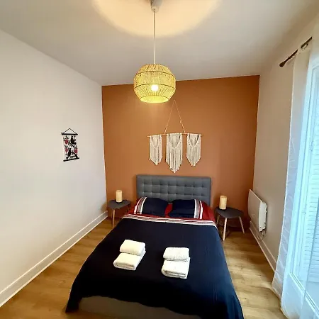 Apartment Le Grand Jaures 8 Personnes Paris
